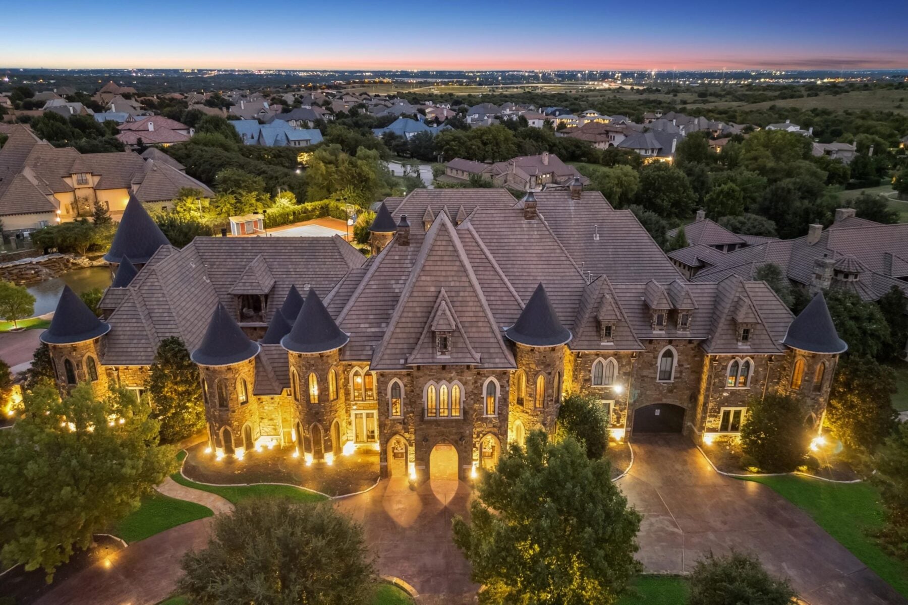 01_9553_Bella_Terra_Dr_-_Luxury_Real_Estate_-_Concierge_Auctions-scaled